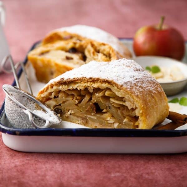 Wiener Apfelstrudel