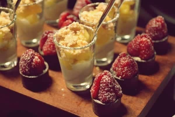 Entdeckermagazin kostet beim Meet & Greet mit Jamie Oliver himmlische Desserts