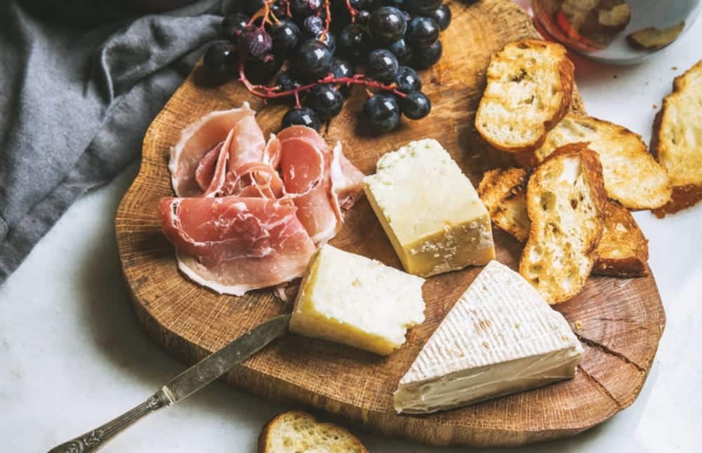 Wein-Knigge - Käse und Schinken - Entdeckermagazin Miomente